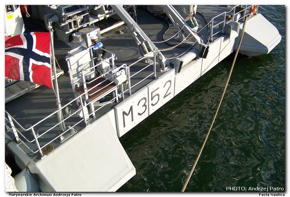 Minensucher Minesweeper tra�owiec RAUMA M 352 norwegian navy